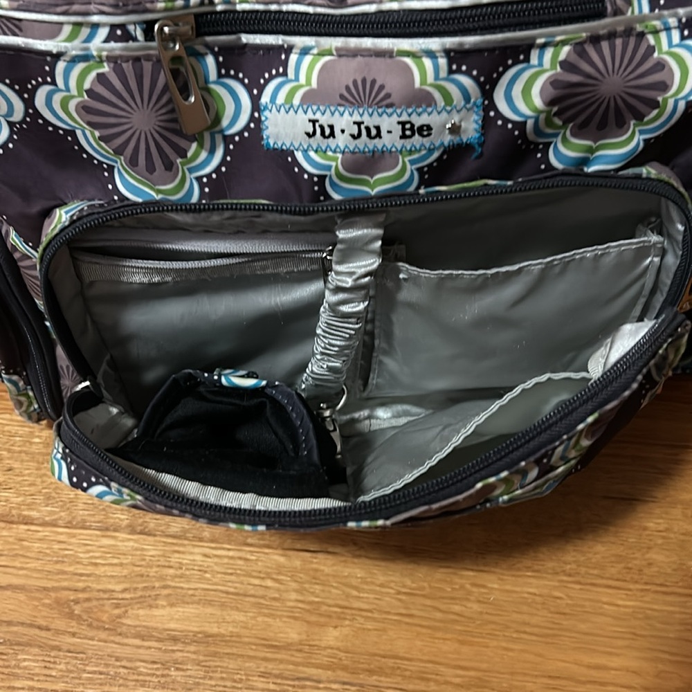 Ju Ju Be BFF Convertible Diaper Bag! - Picture 2 of 10